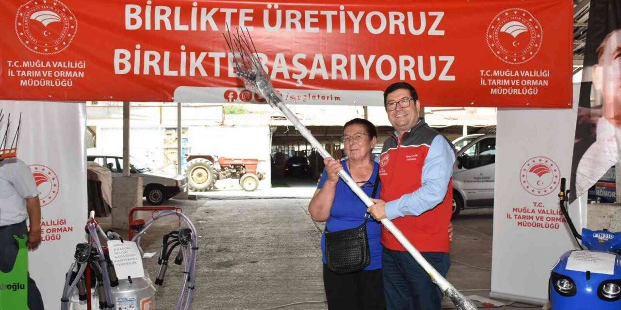 Muğlalı çiftçiye 9 milyon liralık ekipman desteği