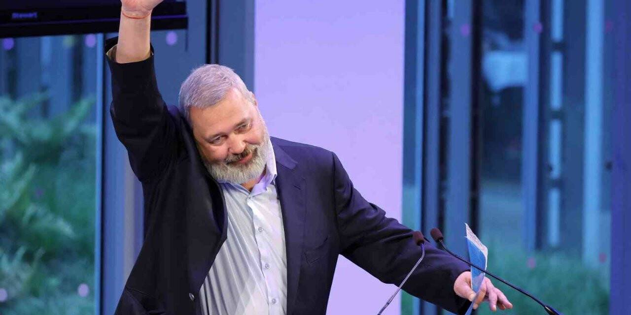 Rus gazeteci Nobel Barış Ödülü’nü Ukraynalı mülteciler için sattı