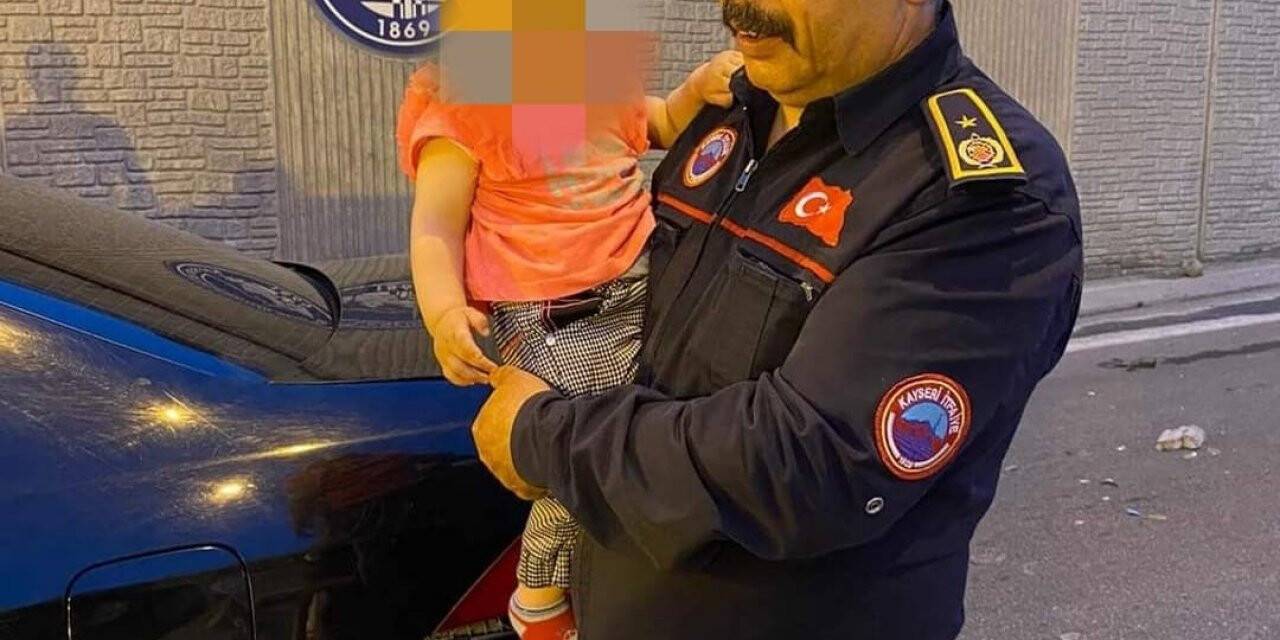 Kazada sıkışan vatandaşları itfaiye ekipleri kurtardı