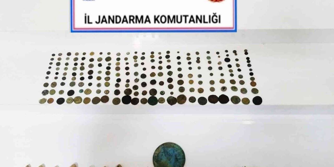 Edremit’te tarihi eser kaçakçılığı yapan iki kişi gözaltına alındı