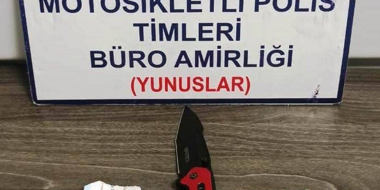 Durdurulan araçta uyuşturucu madde ve kesici alet ele geçirildi