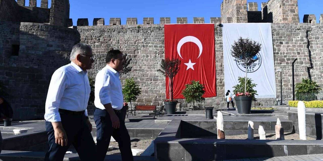 Vali Çiçek ve Başkan Büyükkılıç’tan Kale ve Müze ziyareti