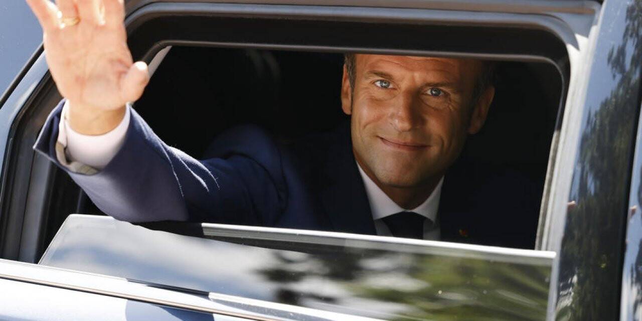 Macron, Başbakanın istifasına reddetti