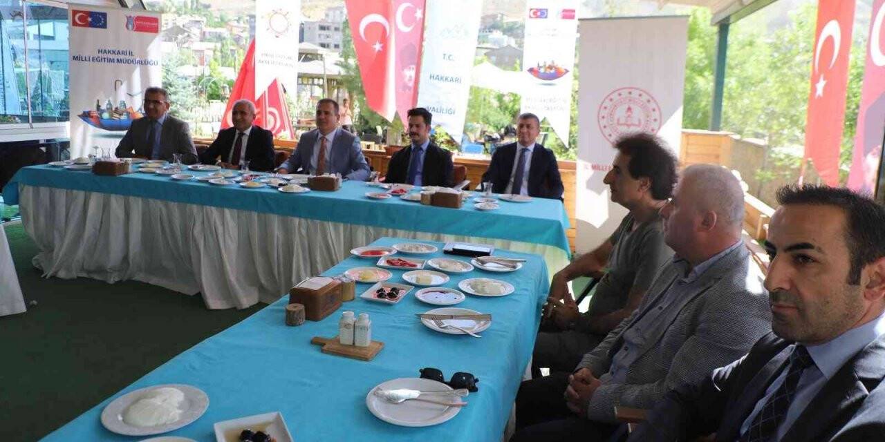 Hakkari Valisi Akbıyık: "Eğitimde iyi bir ivme yakaladık"