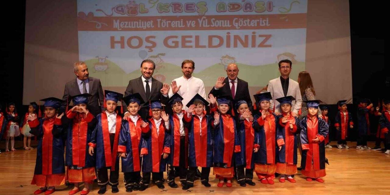 Gül Kreş Adası’nın minikleri mezun oldu