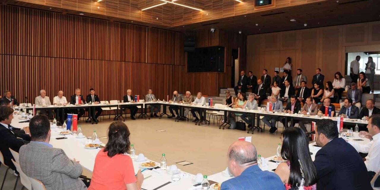 EGİAD Danışma Kurulu iş dünyasını buluşturdu