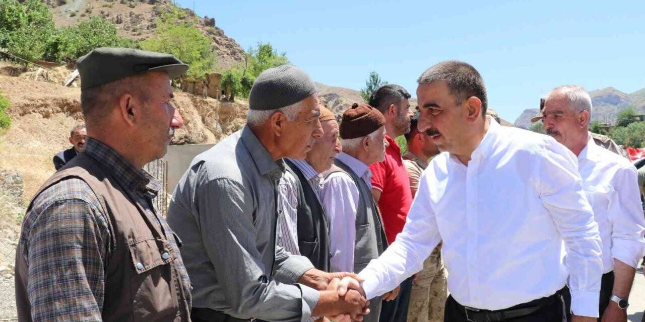 Siirt Valisi Hacıbektaşoğlu, kayıp hemşirenin ailesiyle bir araya geldi