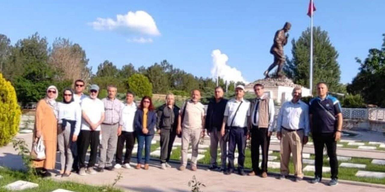 Şiir yarışmasına katılan şair ve ozanlar Büyük Taarruzun yaşandığı yerleri gezdi