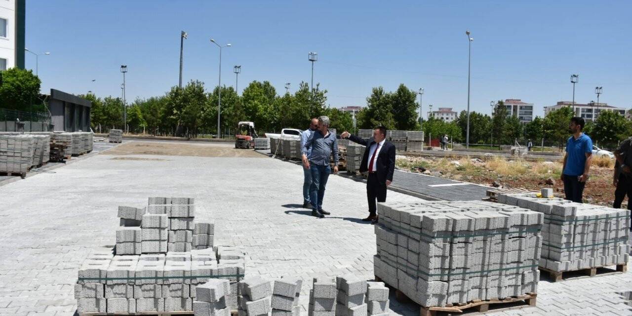 Bağlar Belediyesi yol iyileştirme çalışmalarına devam ediyor