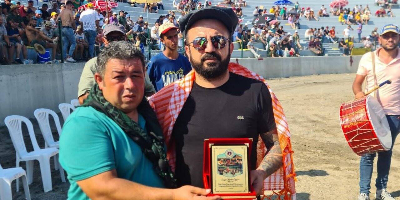 Ünlü Galerici Özcan, Yörük Kültürü’nün yaşaması için ağa oldu