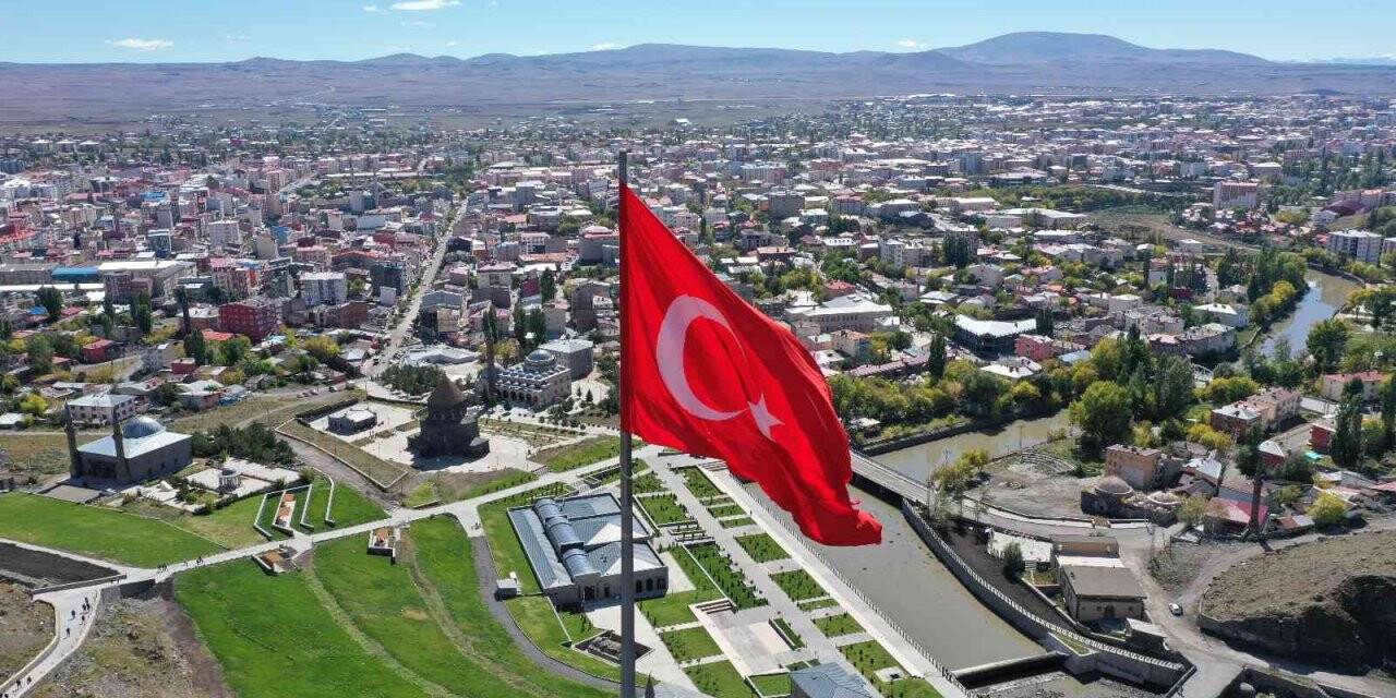 Kars Belediyesi 100 milyon lira borç ödedi