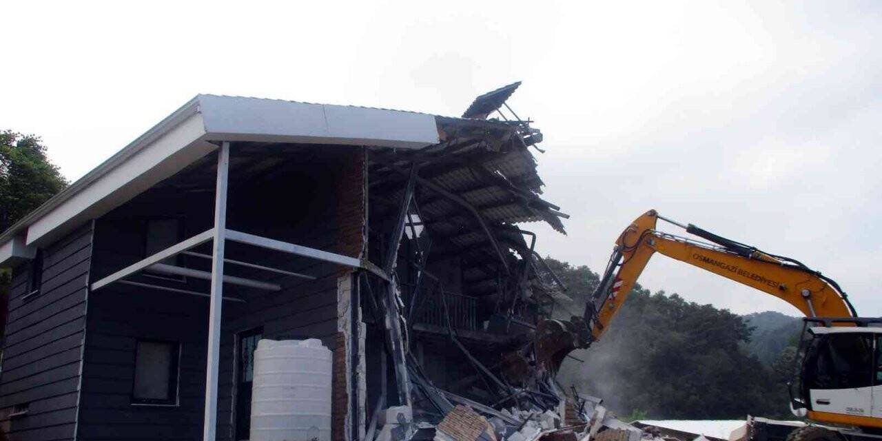 Uludağ eteklerinde kaçak yapı operasyonu