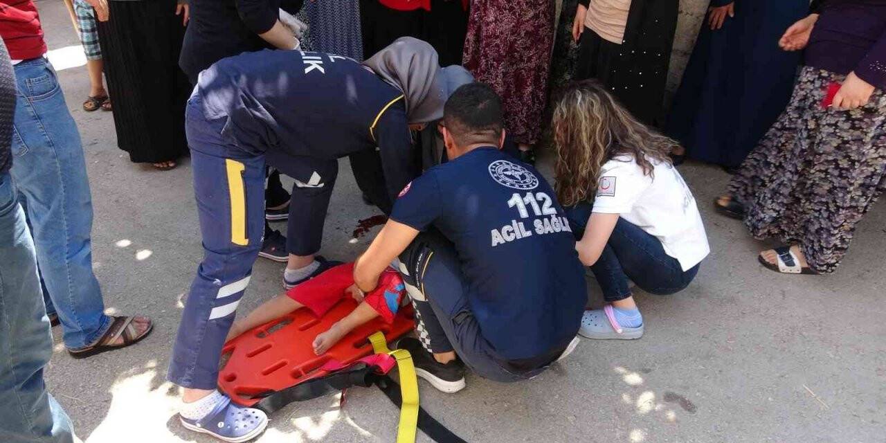 Yaslandığı pencerenin camıyla beraber ikinci kattan düştü