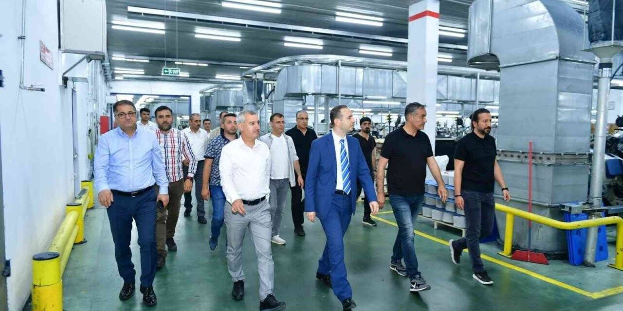 Kaymakam Uğurlu ile Başkan Çınar, organize sanayi bölgesindeki fabrikaları ziyaret etti