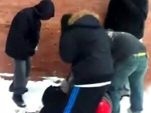 Metro'da Irkçı Saldırı