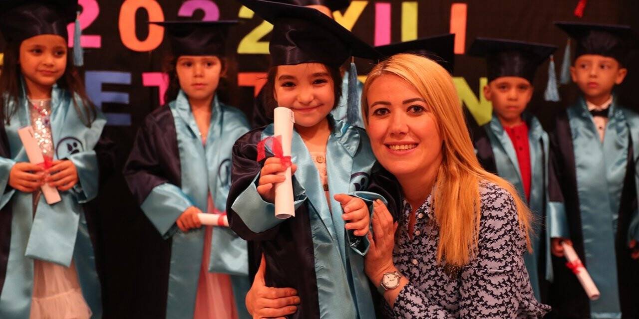 Merkezefendi’ye kazandırılan çocuk bakım evinin ilk minikleri mezun oldu