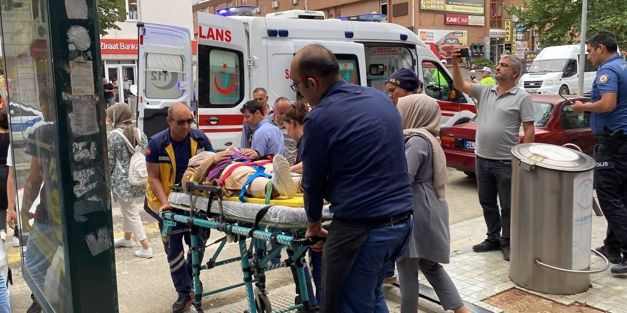 Erzincan’da başına çatı parçası düşen kadın yaralandı