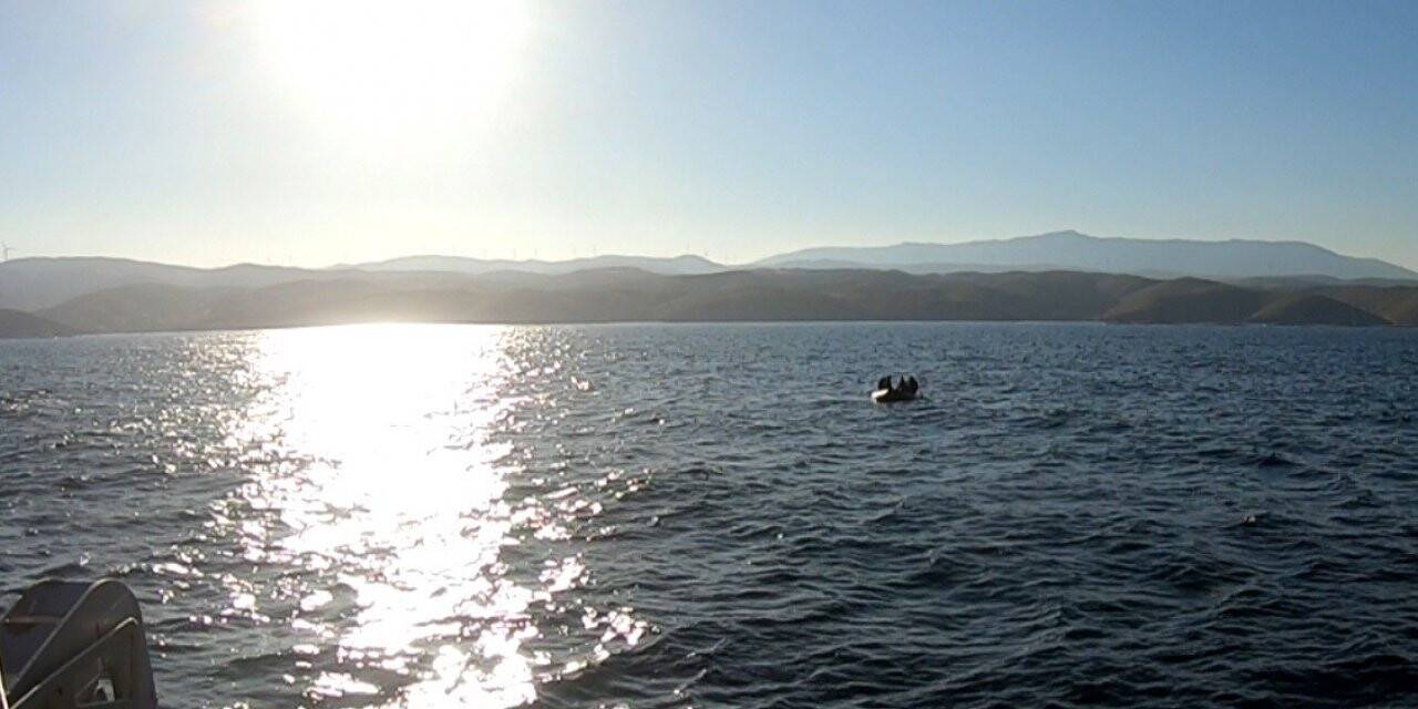 İzmir açıklarında 32 göçmen kurtarıldı