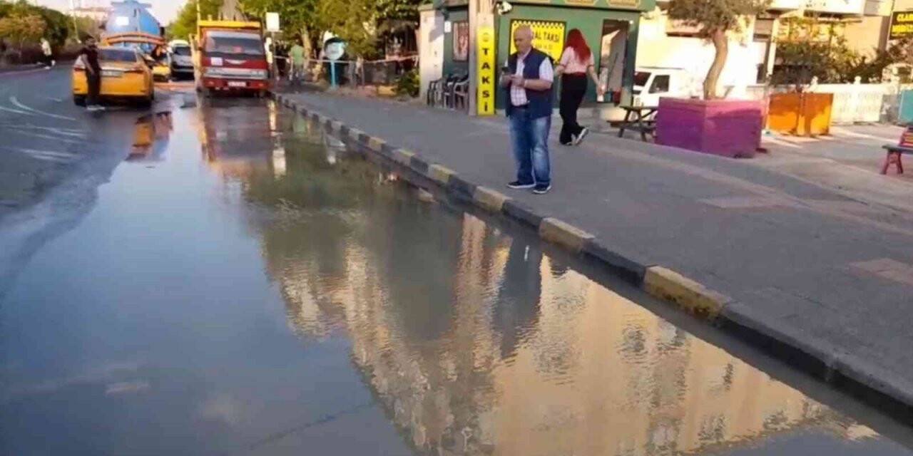 Çorlu’da patlayan su borusu yolları göle çevirdi