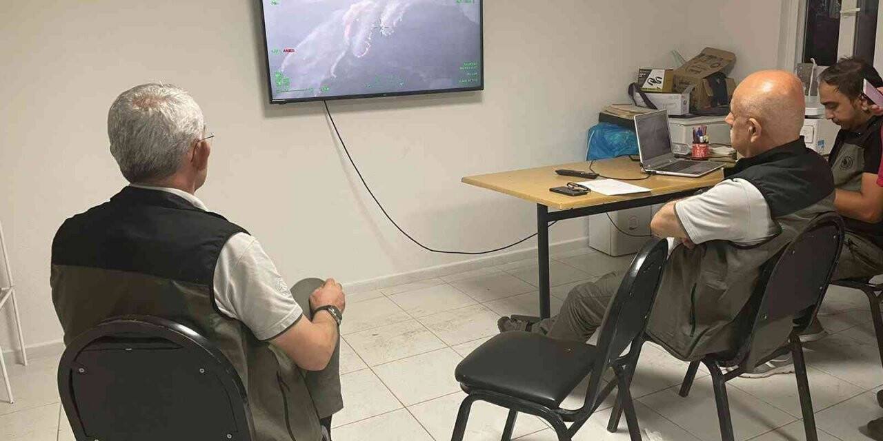 Bakan Kirişci: “Yangın söndürme uçaklarımızın ve helikopterlerimizin yangına müdahalesi an itibariyle başladı”