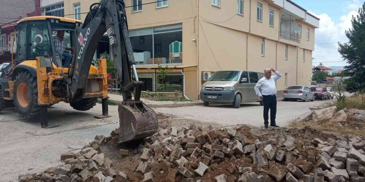 Hisarcık Belediyesinden zemin hazırlama ve temizlik çalışması