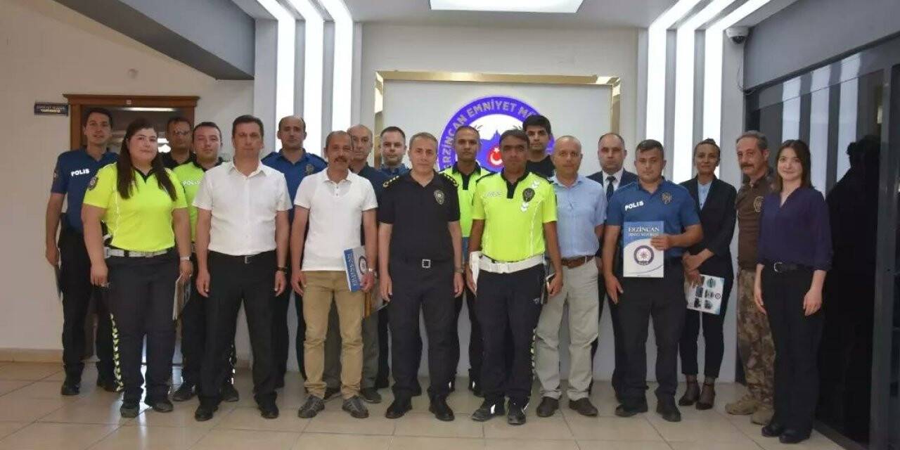 Sürücü kursunu başarıyla tamamlayan 362 emniyet personeline sertifika verildi