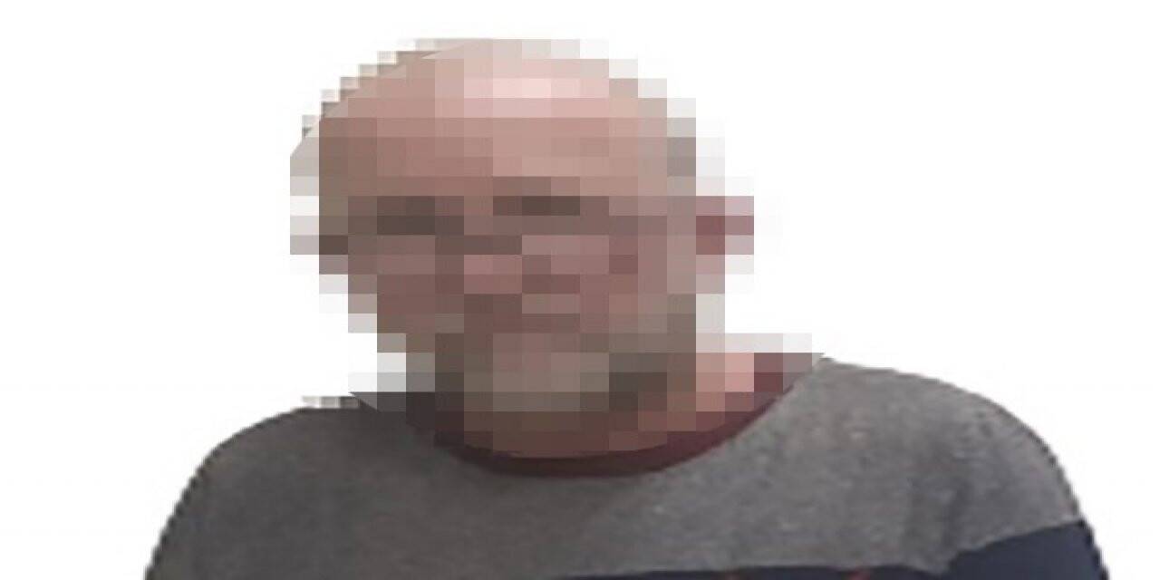 Bayrampaşa’da araçlara dadanan hırsız kamerada