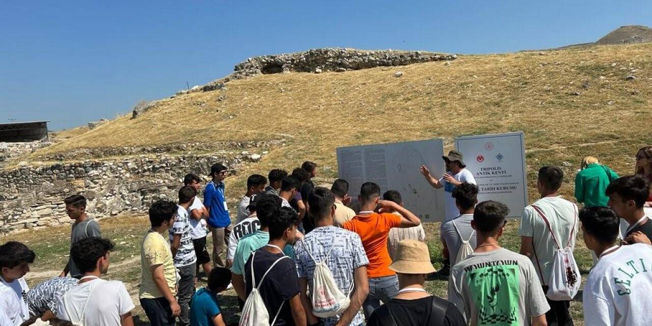 Karaman’dan gelen gençler, Denizli’nin tarihi ve kültürel dokusunu hissetti