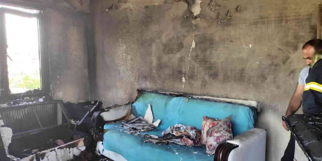 Altınova’da evde çıkan yangın korkuttu