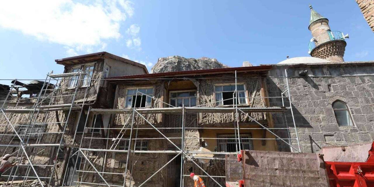 Afyonkarahisar’ın tarihi bu sokaklarda yeniden hayat buluyor