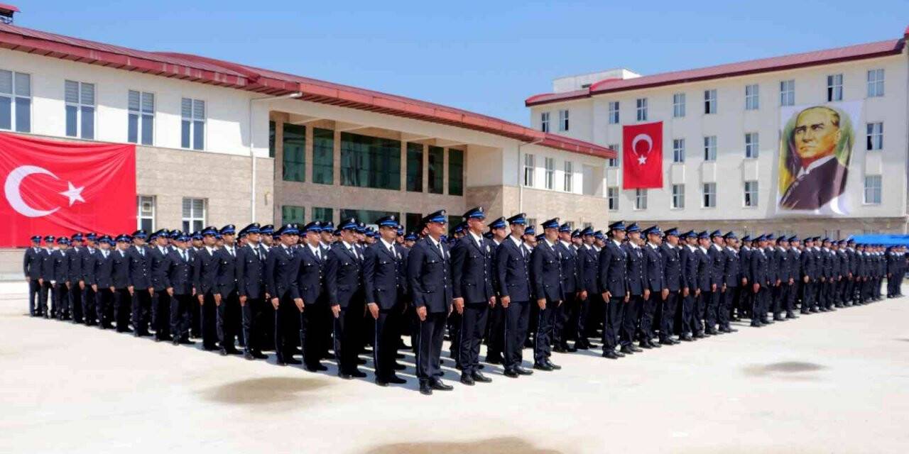 Adana’da 602 polis adayı mezun oldu