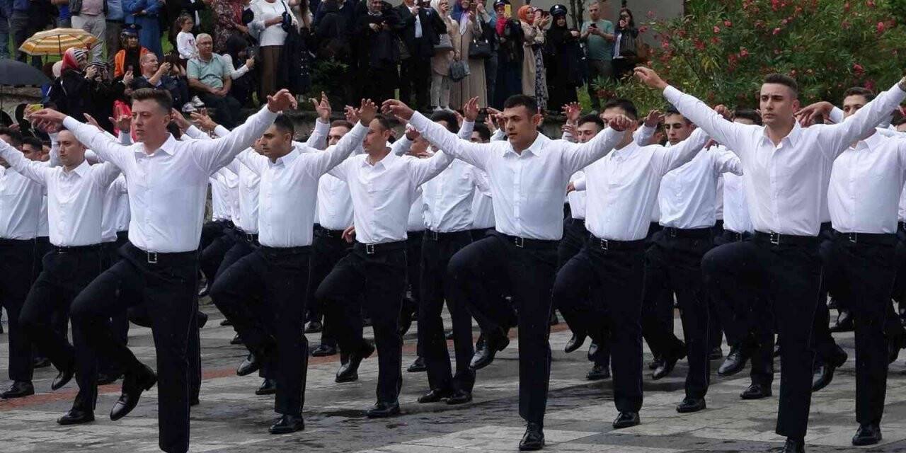 Polis adaylarından yemin töreninde ‘Zeybek’ gösterisi