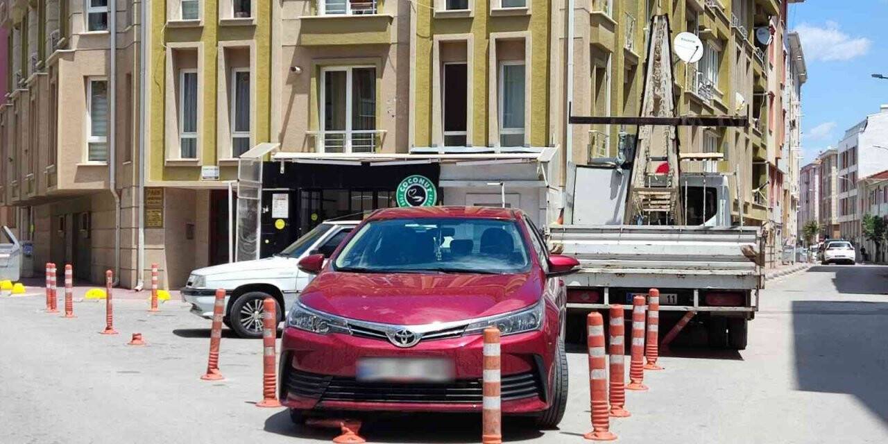 Dubaları hiçe sayarak araçlarını park ettiler