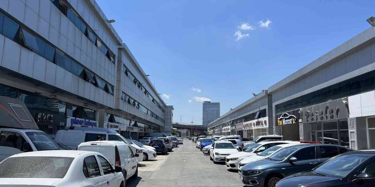 Bayram öncesi ikinci el otomobil piyasasında yaprak kıpırdamıyor