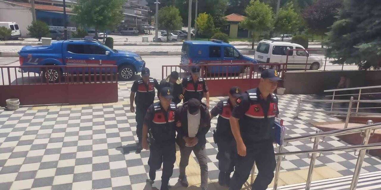 Gurbetçilerin evlerini soyan şahısları jandarma yakaladı