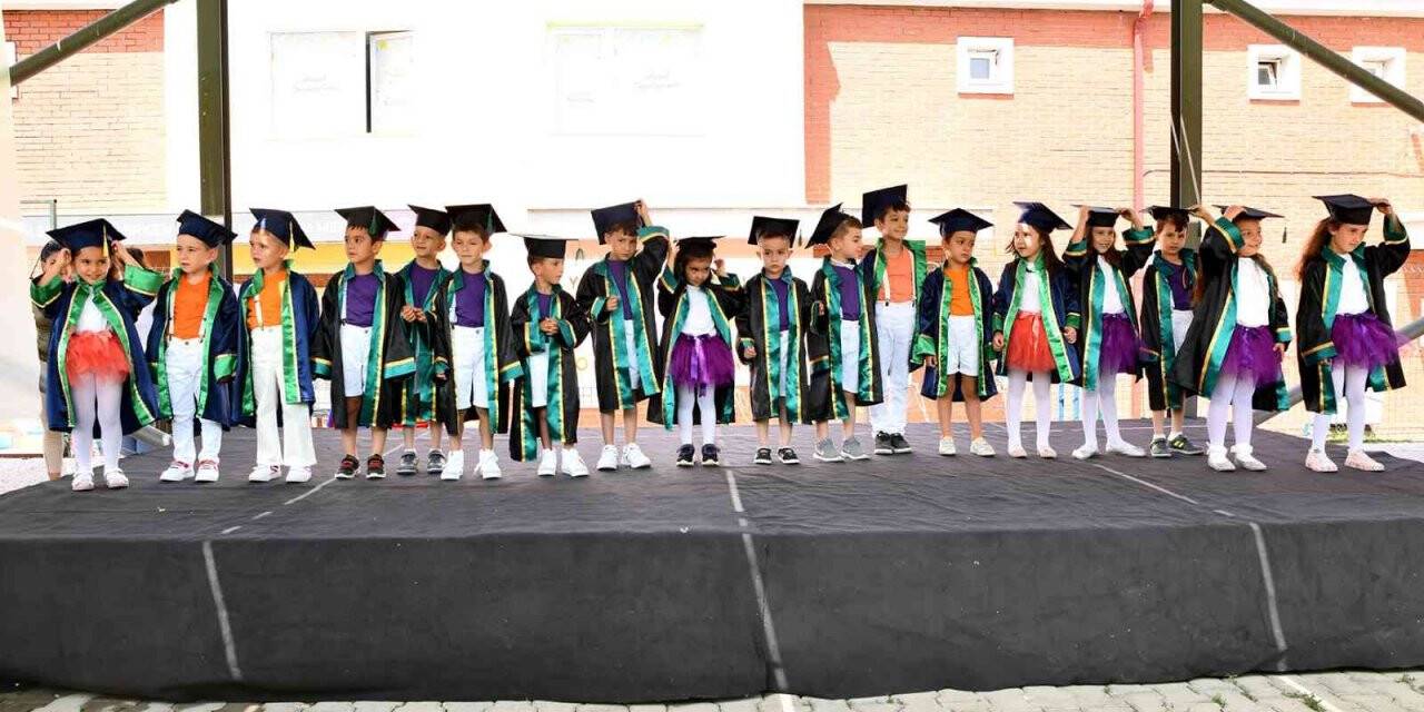 Miniklerin karne heyecanı