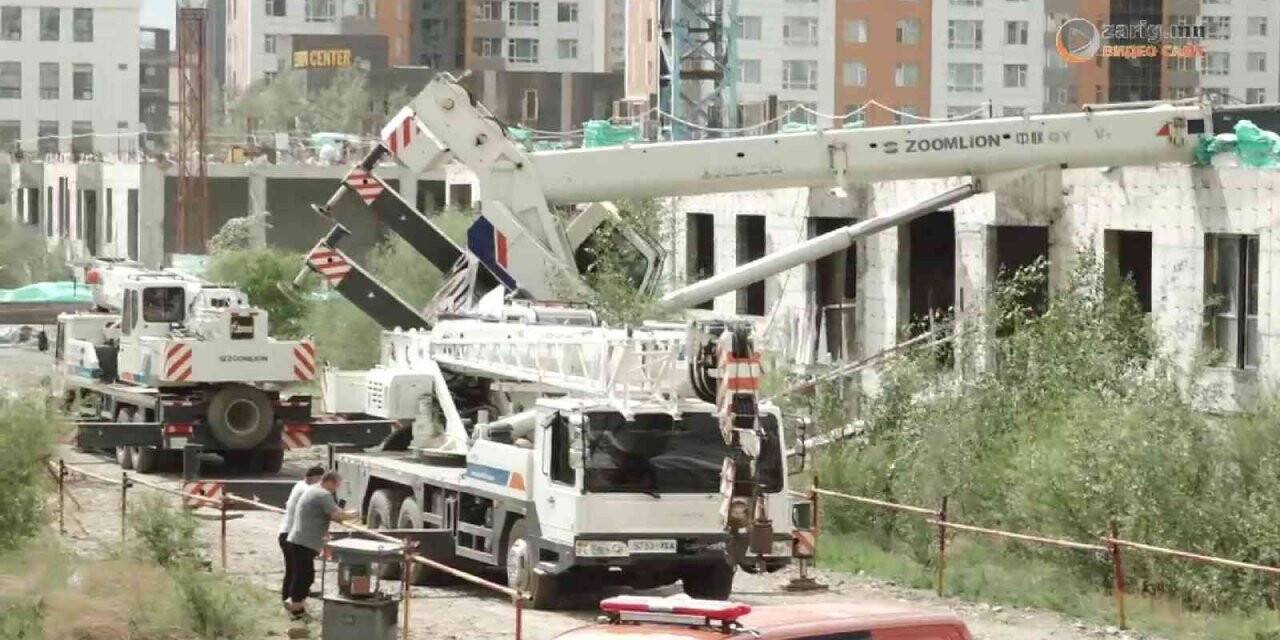 Moğolistan’da vinç devrildi: 2 ölü