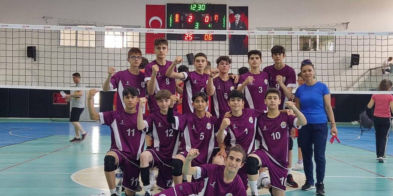 Analig Voleybol Takımı yarı finalde