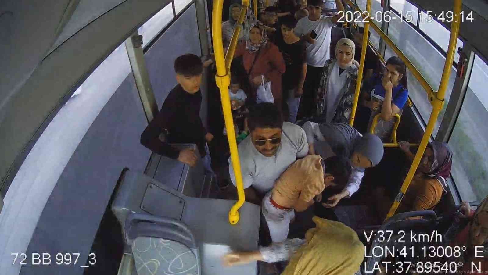 Batman’da belediye otobüsünde panik anları