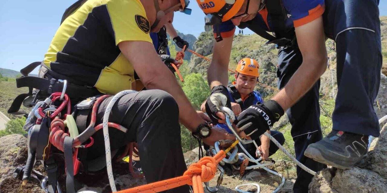 Dağ arama kurtarma tatbikatı gerçeğini aratmadı