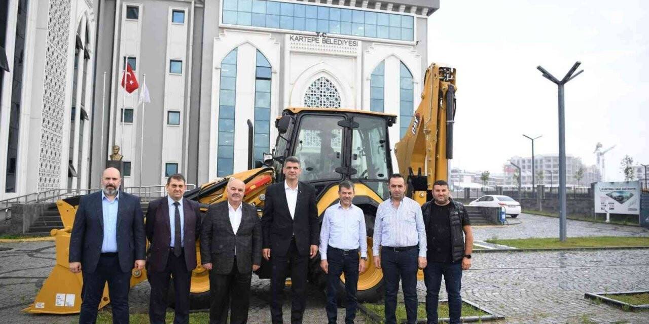 Kartepe’nin araç filosuna kepçe dahil oldu