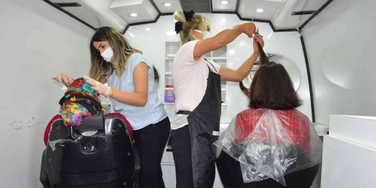 Mersin’de ücretsiz mobil kuaför hizmeti sürüyor