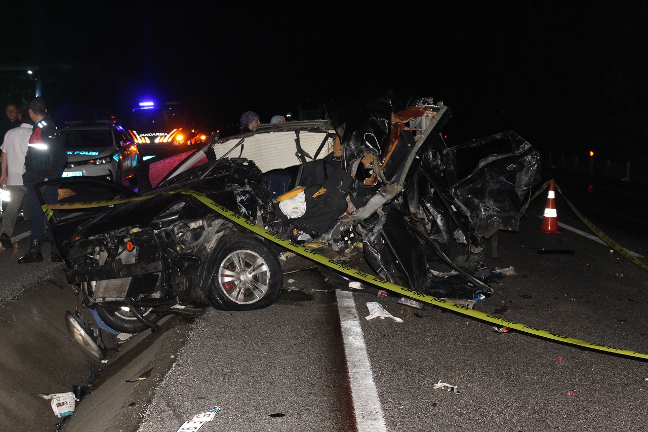 Feci kazada kazada 2 kişi ölü, 16 kişi yaralandı