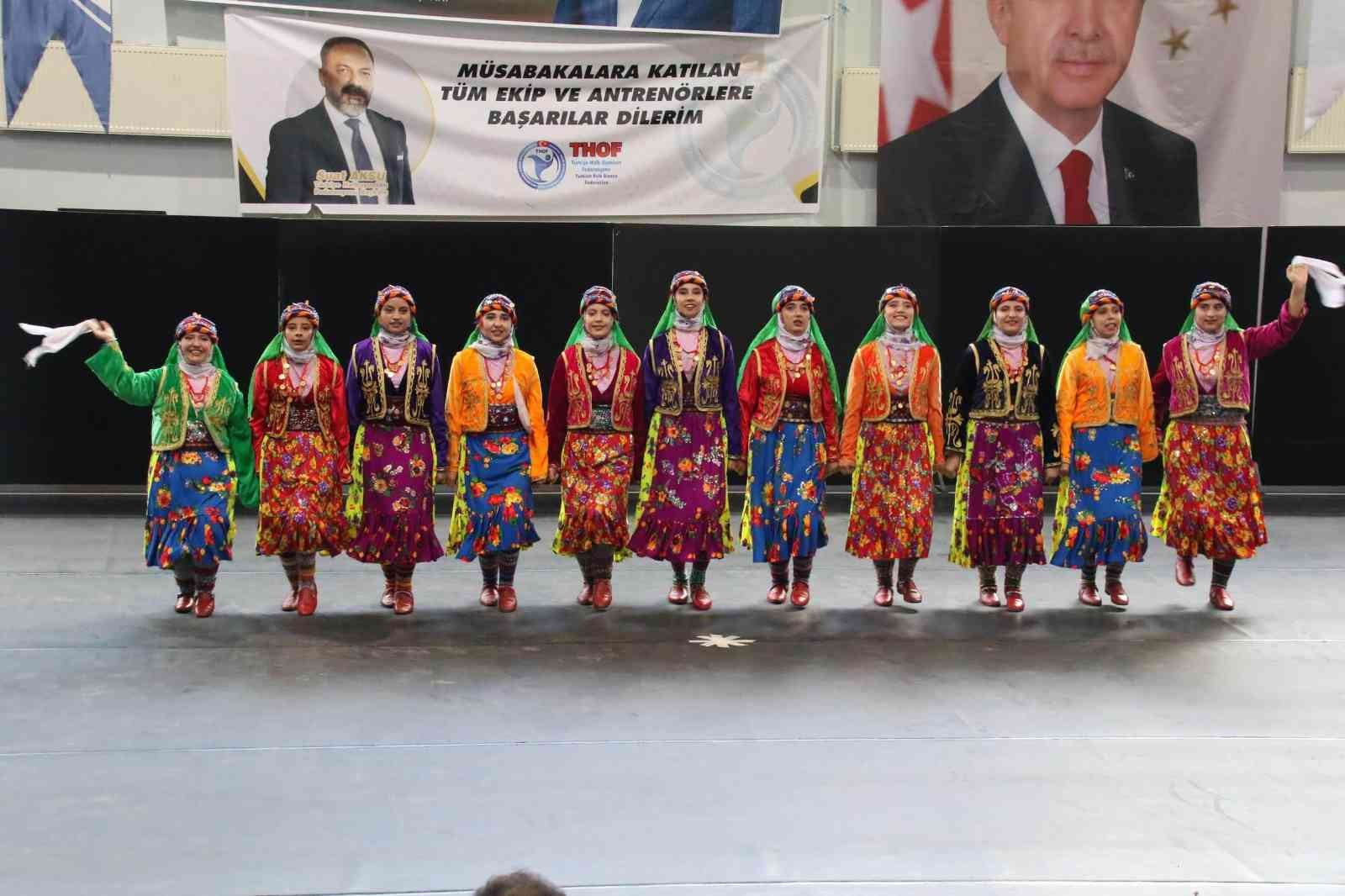 Akşehir Halk Oyunları Grup Yarışması'na ev sahipliği yaptı