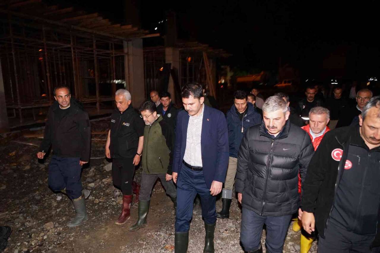 Bakan Kurum: "Yaşanan sel felaketinde 1 kişi kayıp olarak aranıyor"