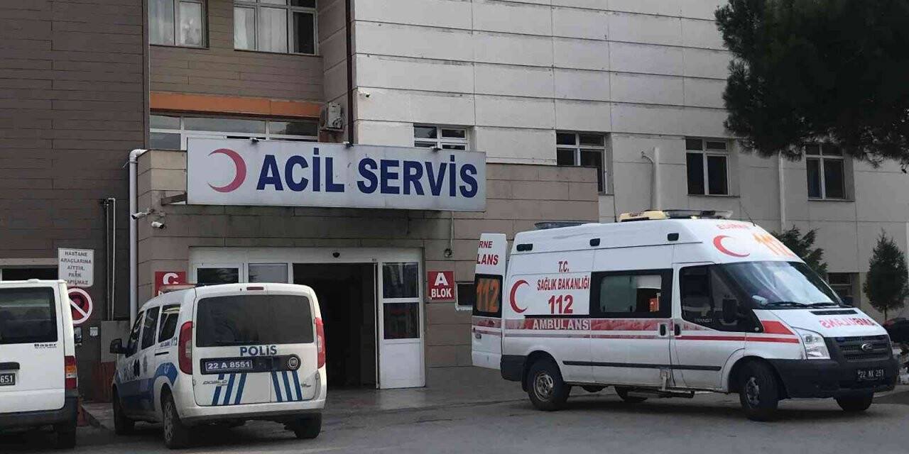 Edirne’de Otomobil yayaya çarptı 1 kişi yaralandı