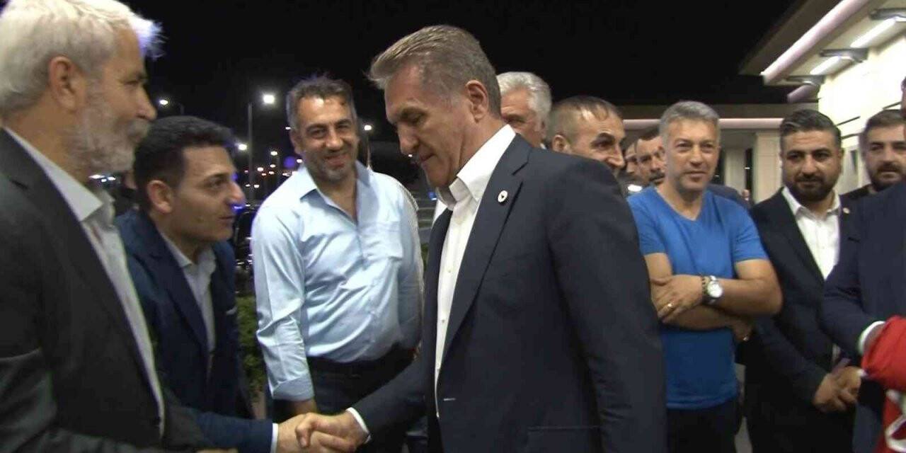 TDP Genel Başkanı Sarıgül: "Yunan parlamentosu önünde Türk bayrağını gururla ve kimseden korkmadan açtık"