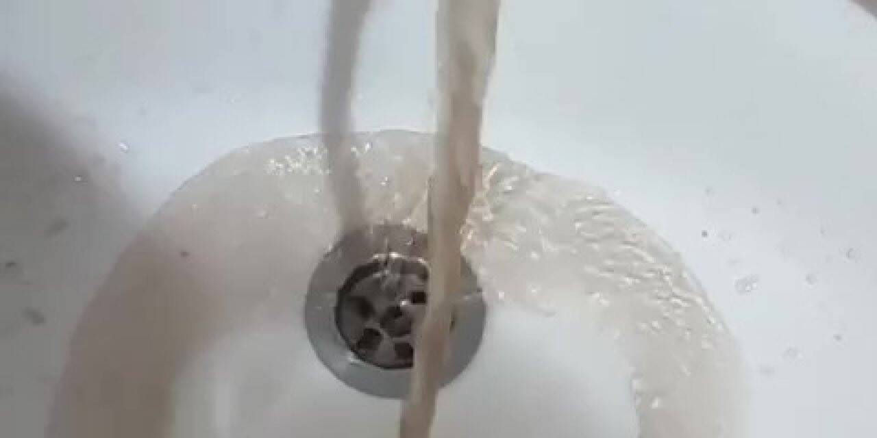 Su değil çamur akıyor: Vatandaşlar çileden çıktı