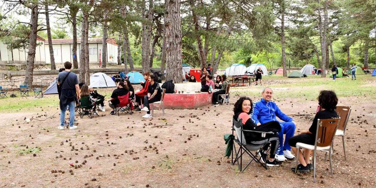 Sanat ve doğa, bu kampta bir araya geldi