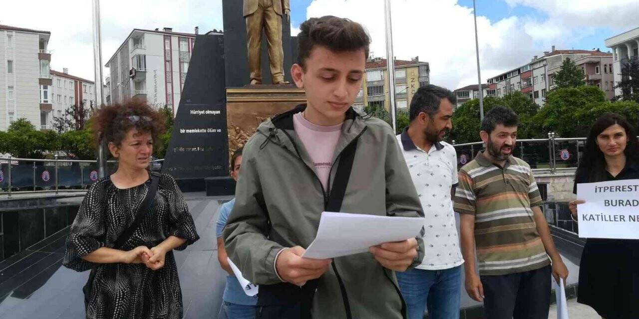 Hayvan severler sokak hayvanları için basın açıklaması yaptı